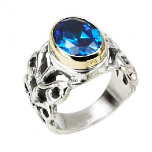 Sterling Silver Ring with Carvings and Blue Topaz Stone Bagues Juives