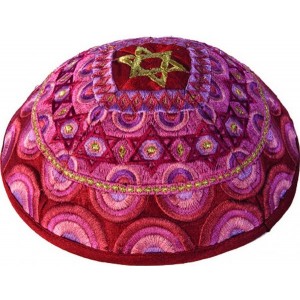 Yair Emanuel Kippah with Gold Star of David and Red Embroidered Decorations Judaïsme Moderne