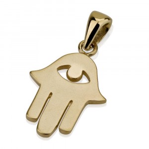 Hamsa with Eye Pendant in 14k Yellow Gold Artistes & Marques